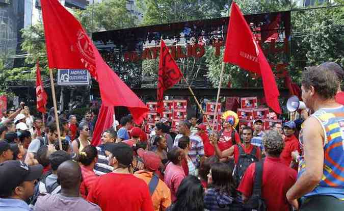 Manifestao do MST em So Paulo, no ms de maio(foto: REGINALDO CASTRO/AFP)