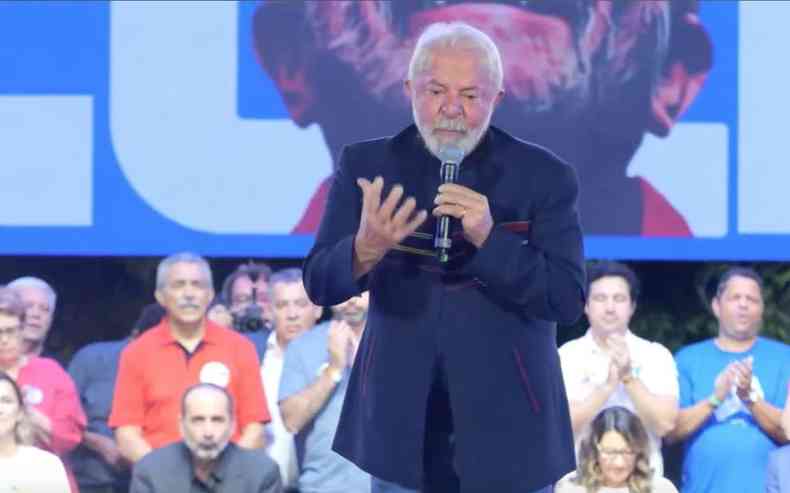 Lula em discurso na Praa da Estao