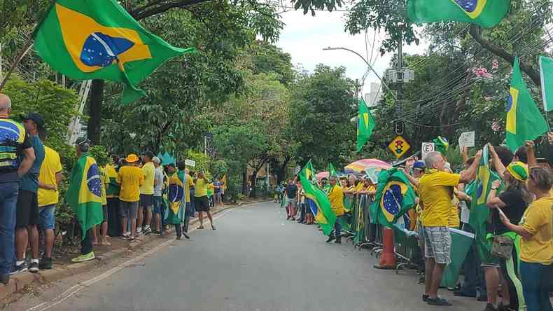 Manifestantes se concentram na Raja Gabaglia, regio Centro-Sul de BH, para protestar  favor de Jair Bolsonaro (PL) neste feriado