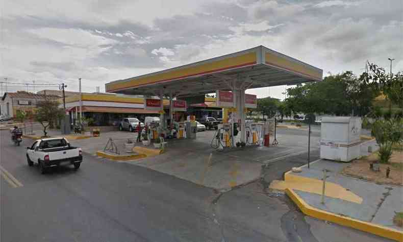 Suspeitos foram encontrados depois que motorista parou em um posto de combustveis na Pampulha(foto: Reproduo da internet/Google Maps)