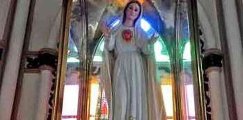 Na Igreja de Lourdes, em BH, imagem remete  f e  esperana(foto: Helvcio Carlos/EM/D.A Press)