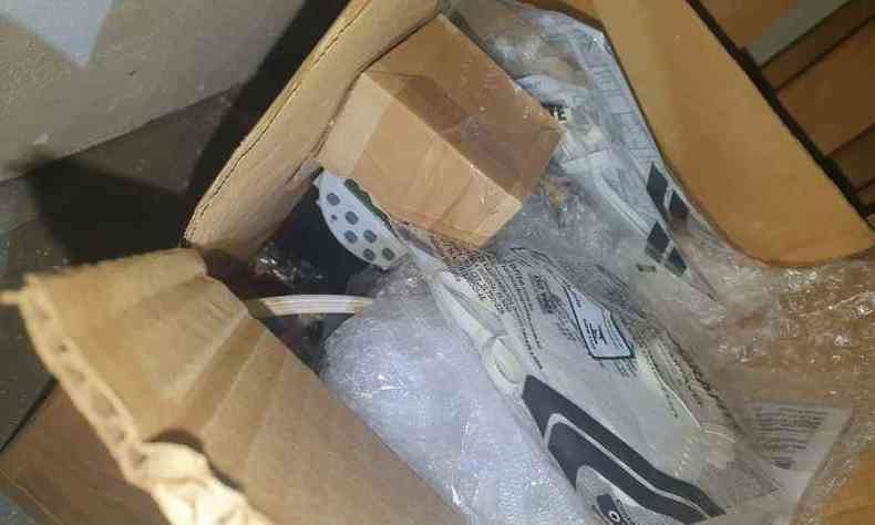 Bomba montada em uma caixa foi enviada para lar de idosos no Tringulo Mineiro(foto: Reproduo de Internet)