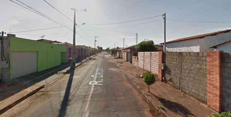 O crime aconteceu em um imvel localizado na Rua Decolores(foto: Google Street View / Reproduo)