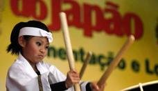 Os tambores tradicionais japoneses vo cair na batucada