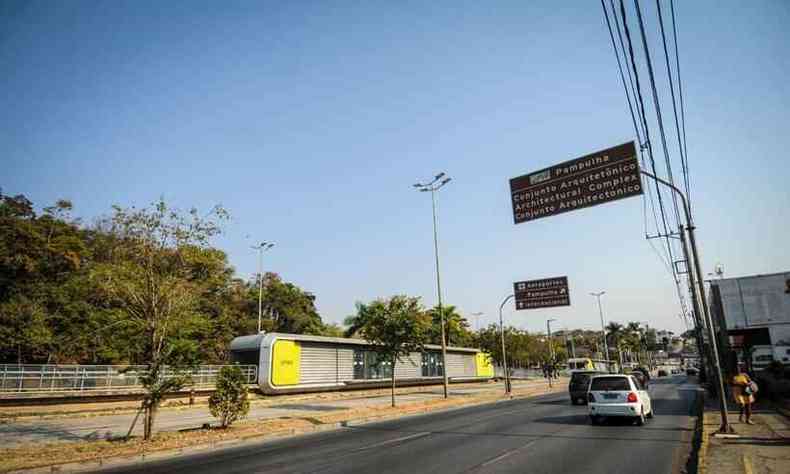 Belo Horizonte ter dia de cu claro com algumas nuvens(foto: Leandro Couri/EM/D.A Press)