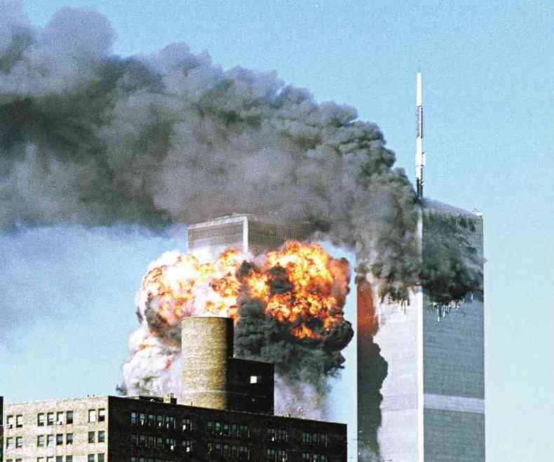 Atentado s Torres Gmeas em Nova York e ataque ao Pentgono, em 2001, transformou a sociedade norte-americana e levou guerra ao Oriente Mdio(foto: Hubert Michael Boesl/AFP)