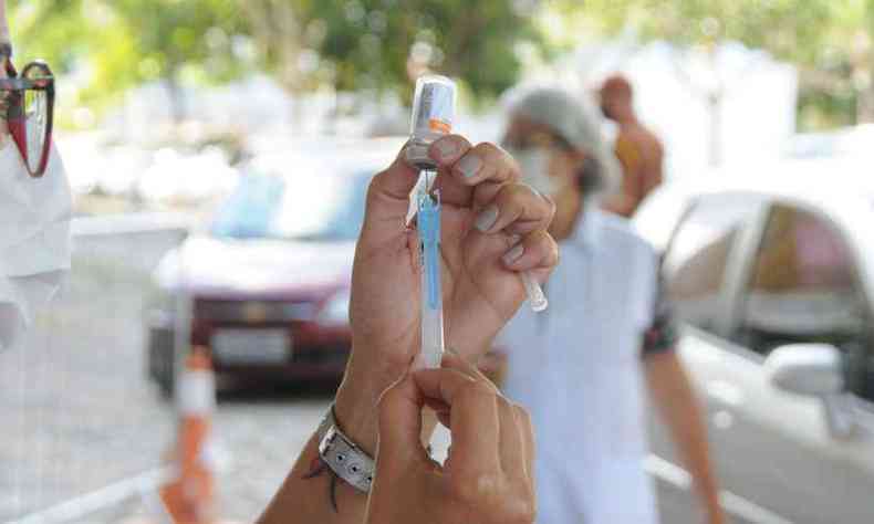 Campanha de vacinao pode acelerar nas prximas semanas (foto: Juarez Rodrigues/EM/D.A. Press)