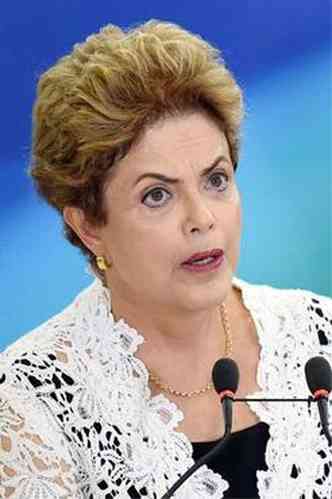 Dilma fez reunies ontem com ministros para discutir os cenrios polticos com a deciso que ser tomada por Cunha (foto: Evaristo S/AFP - 5/1015)
