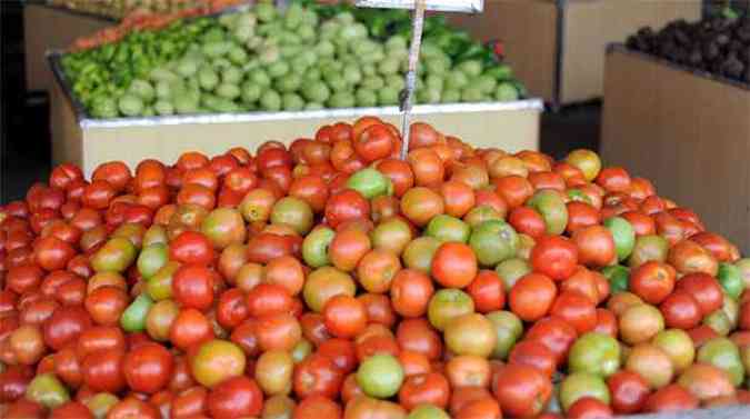 Alimentos como o tomate acumularam alta de 33% em 12 meses(foto: Leandro Couri / EM / DA Press)
