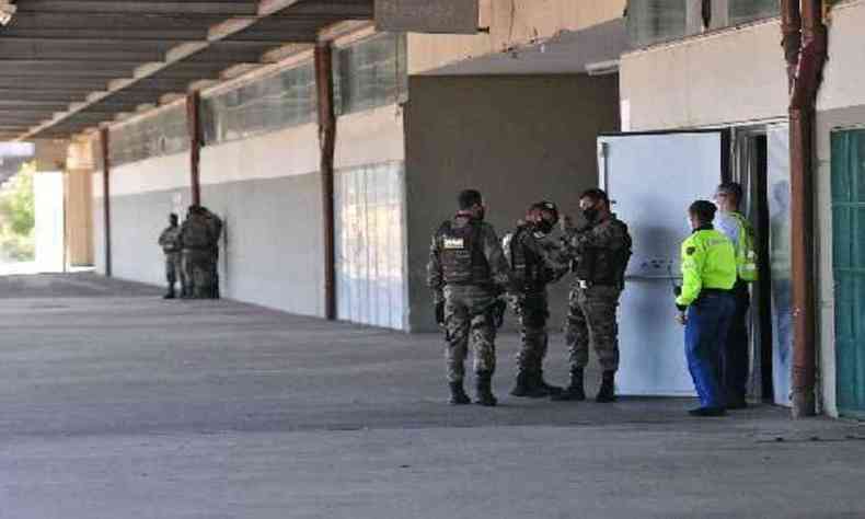 Expominas teve presena de policiais em sua porta nesta quinta-feira(foto: Gladyston Rodrigues/EM/D.A Press)