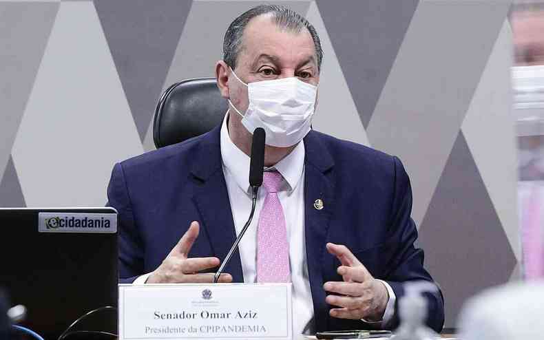 Senador Omar Aziz fala ao microfon durante CPI da Pandemia em Braslia