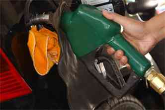 Preos da gasolina tiveram reduo de 0,33%(foto: Arquivo/Agncia Brasil)