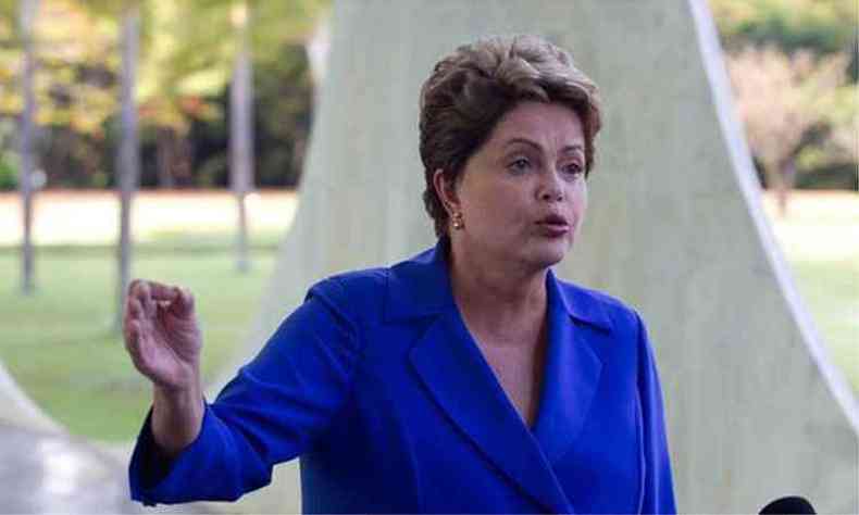  medida que a crise aumenta, pesquisas mostram que popularidade da presidente Dilma despenca(foto: Ed Ferreira/estado Contedo)