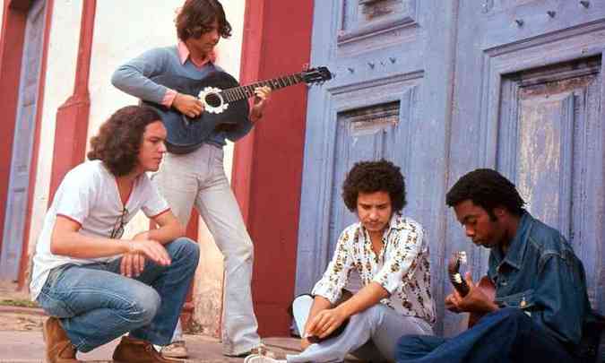 Brant em roda musical com os amigos Lô Borges, Márcio Borges e Milton Nascimento, em Diamantina, em 1971(foto: Arquivo O Cruzeiro/EM. Brasil)