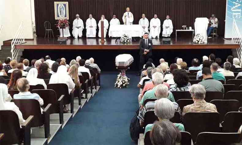 Missa de corpo presente realizada no Bairro Planalto, Regio Norte de BH(foto: Jair Amaral/EM/DA Press)