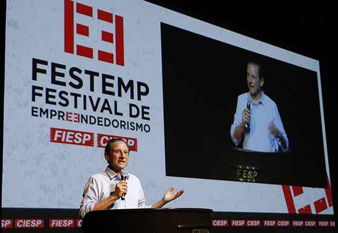 Paulo Skaf, presidente da Fiesp apresentando o 18º Acelera Fiesp com mais de 350 investidores.(foto: Ayrton Vignola/Fiesp) Paulo Skaf, presidente da Fiesp apresentando o 18º Acelera Fiesp com mais de 350 investidores.(foto: Ayrton Vignola/Fiesp)