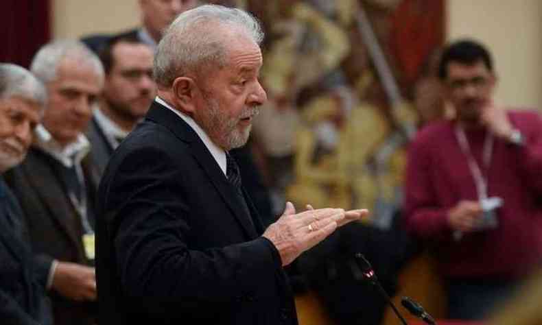 Lula voltou a negar que tenha recebidos empresrios para tratar do tema (foto: FILIPPO MONTEFORTE/AFP)