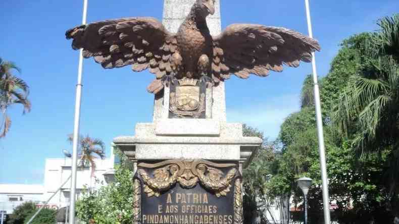 Monumento alusivo  passagem de D. Pedro em Pindamonhangaba