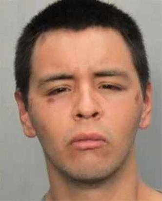 Brandon De L�on amea�ou morder policiais e tentou morder um oficial (foto: Reprodu��o / https://frrole.com/)