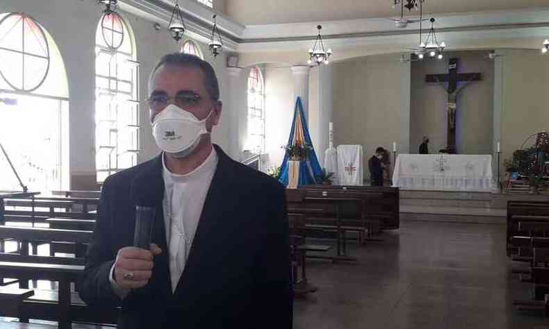 Missa do Trabalhador foi presidida pelo bispo auxiliar da Arquidiocese de Belo Horizonte, dom Nivaldo dos Santos Ferreira(foto: Jair Amaral/EM/D.A/Press)