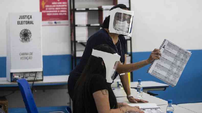 Duas mesrias em local de votao