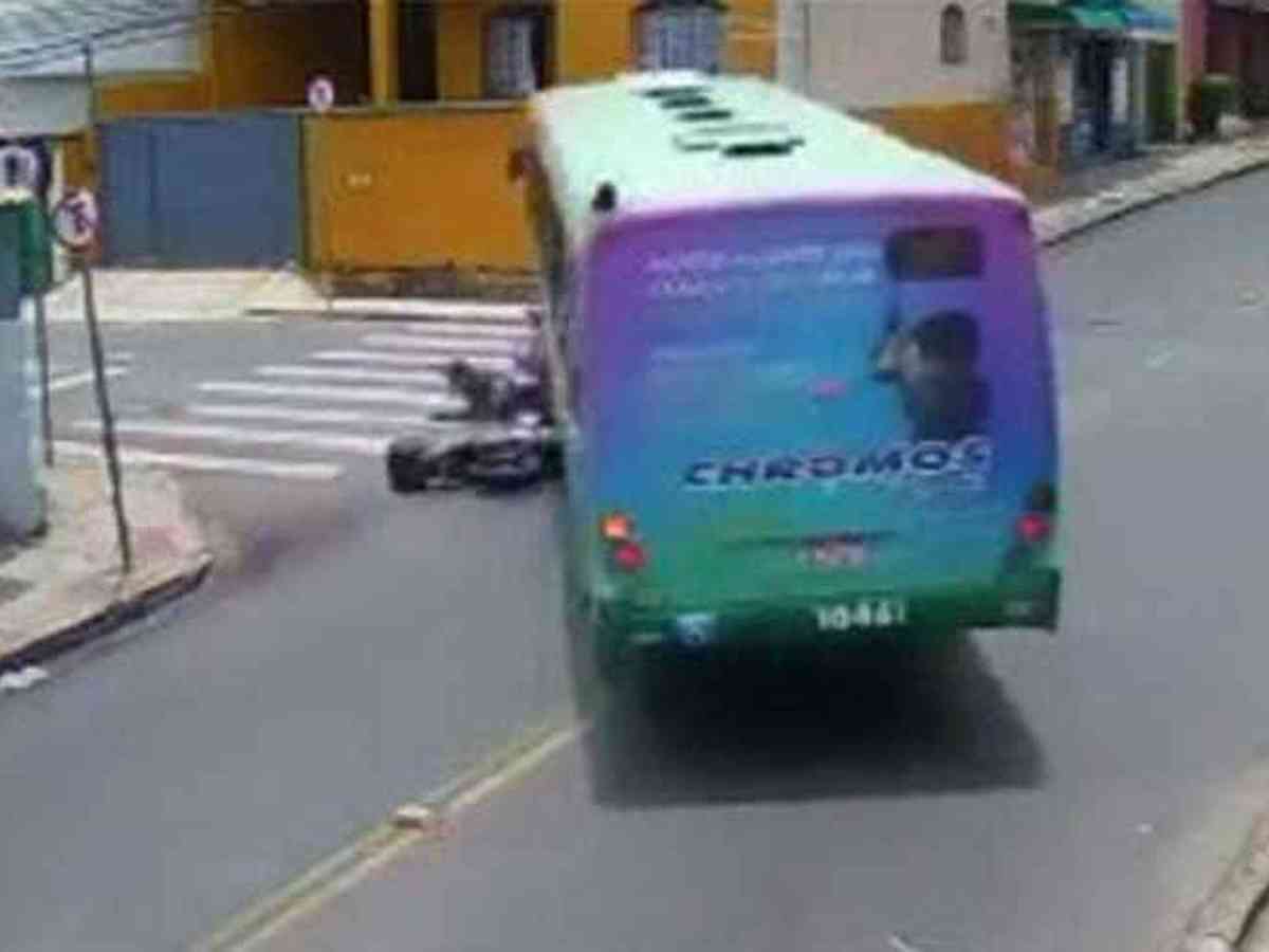 Ônibus atinge motocicleta e esmaga mulher no São Tomaz, em BH - Gerais -  Estado de Minas