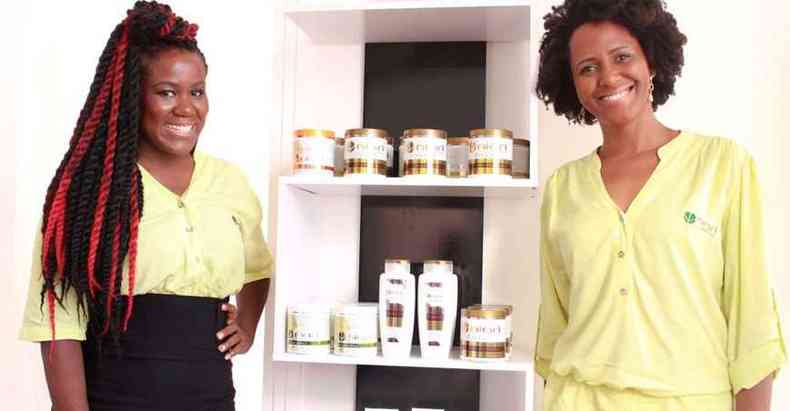As empreendedoras Elissandra Flvia dos Santos e Patrcia Kelly dos Santos criaram a Niari Cosmticos, com itens para pele e cabelo para o consumidor negro 