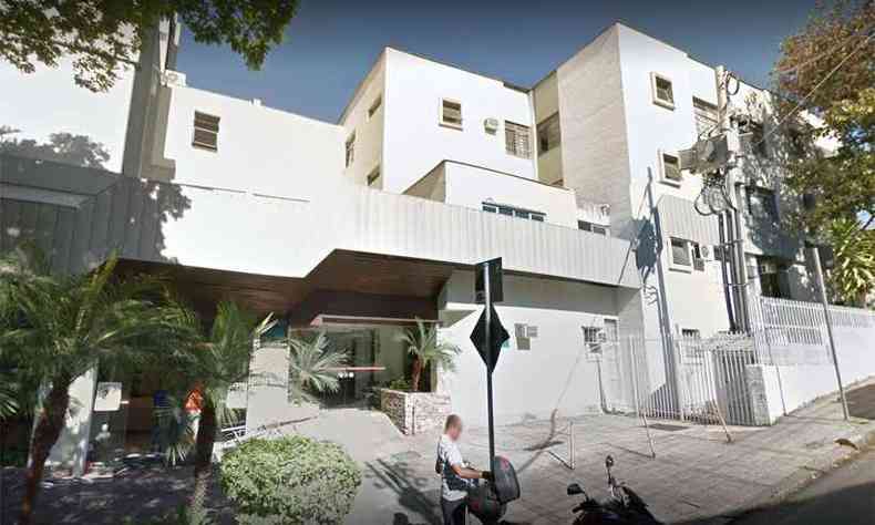 Mdico trabalha em um hospital na Regio Leste de BH. Ele foi afastado das funes(foto: Reproduo/Google Street View)