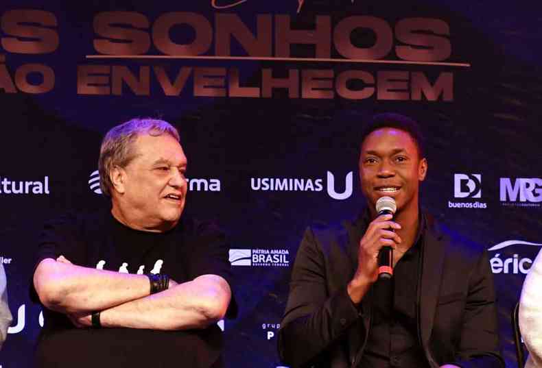 Dennis Carvalho e Tiago Barbosa durante coletiva do musical Clube da Esquina - Os sonhos não envelhecem