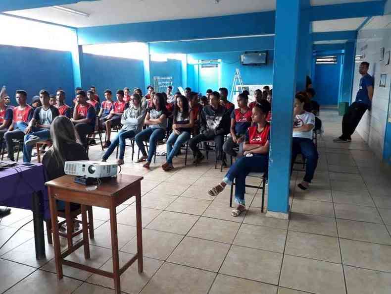 A Escola Vicente Jos Soares, em distrito de Governador Valadares, conseguiu o maior salto no desempenho(foto: E.E. Vicente Jos Soares/Divulgao)