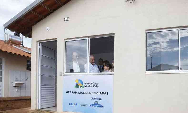 Temer ao lado do ministro da Fazenda, Henrique Meirelles, nesta sexta-feira, em Patos de Minas, no Alto Paranaba(foto: Csar Itiber/PR)