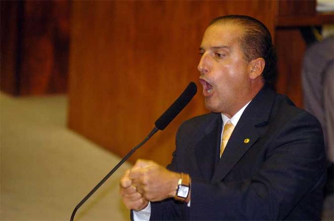 O deputado Onyx Lorenzoni tirou cinco das 17 medidas que apresentaria ao pacote anticorrupção(foto: Cadu Gomes/CB/D.A Press) O deputado Onyx Lorenzoni tirou cinco das 17 medidas que apresentaria ao pacote anticorrupção(foto: Cadu Gomes/CB/D.A Press)