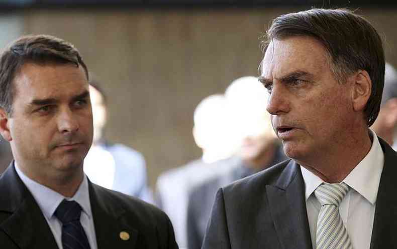 Senador Flvio Bolsonaro e seu pai, o presidente Jair Bolsonaro