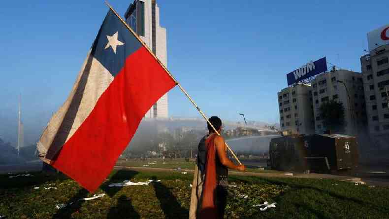 A crise do Chile em 2019 foi desencadeada depois que o governo anunciou o aumento dos preos da passagem do metr em Santiago(foto: Getty Images)