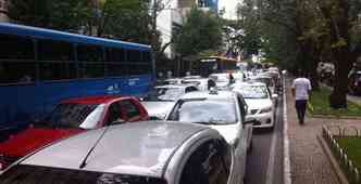 Congestionamento na Avenida Getlio Vargas, uma das vias afetadas pela interdio(foto: Benny Cohen/EM/DA Press)