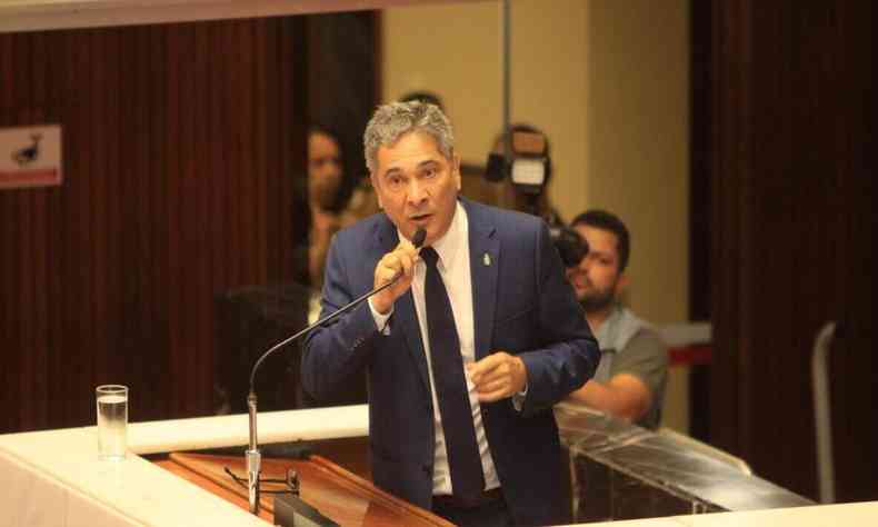 O deputado estadual Coronel Sandro, do PSL, em discurso na Assembleia de MG