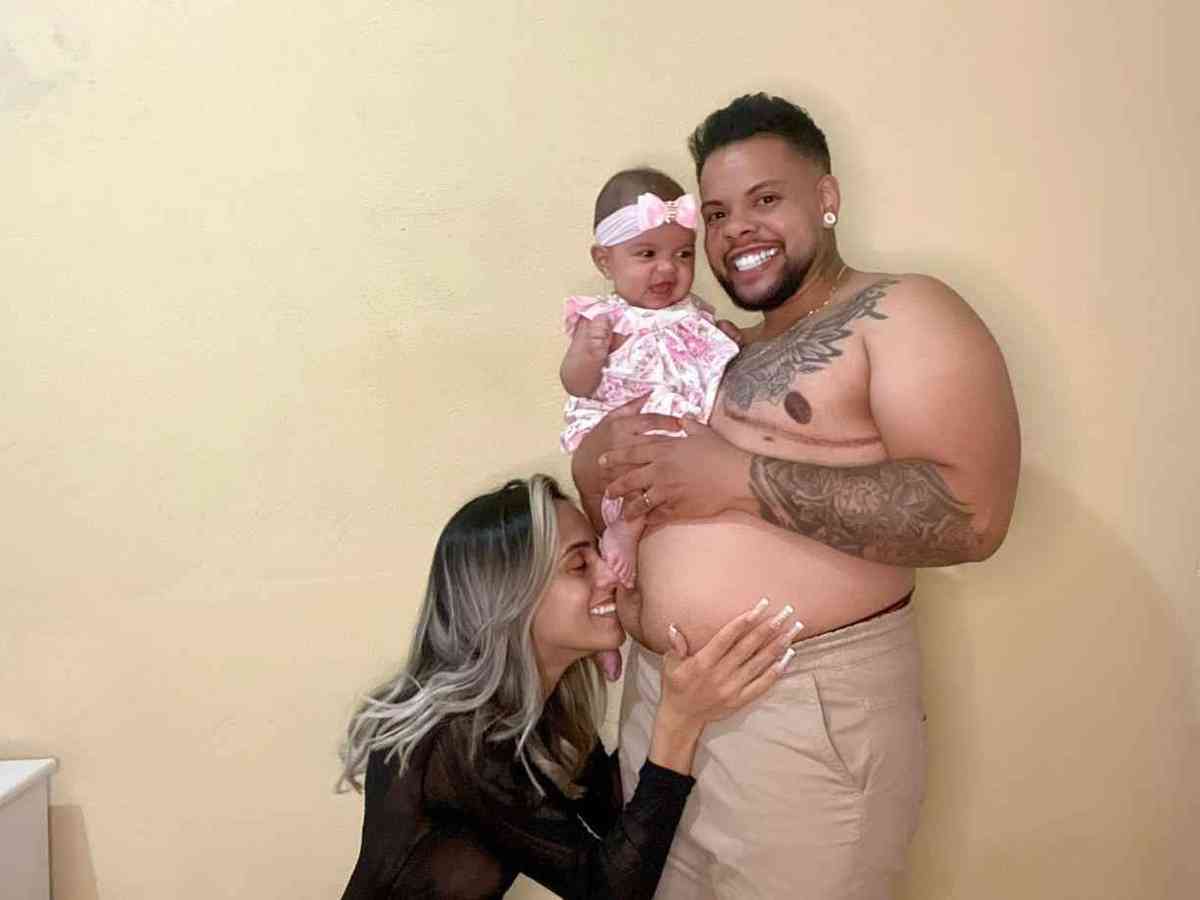 Sucesso no TikTok, casal trans de MG celebra chegada de 2° filho biológico  - Gerais - Estado de Minas