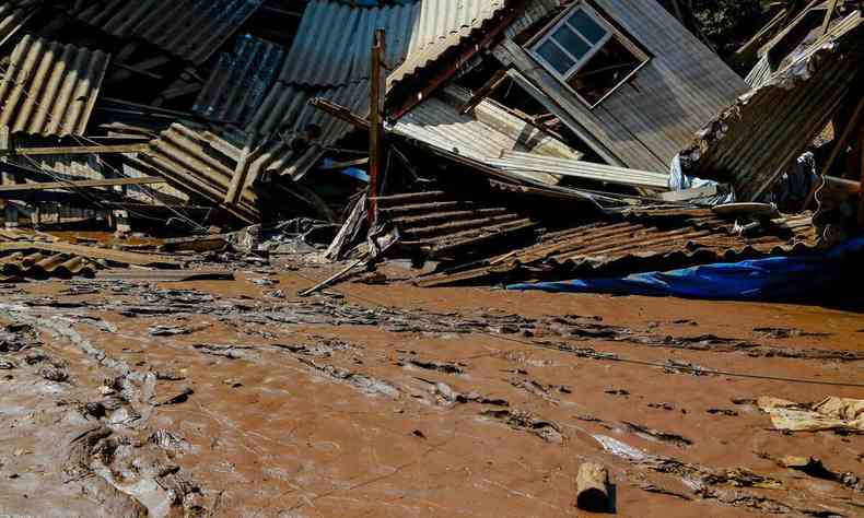 Enchentes causam estrago no Rio Grande do Sul