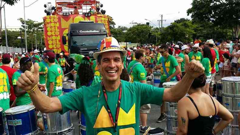 Celso Alvim comandou a bateria do Monobloco, em BH, no carnaval de 2018(foto: Gladyston Rodrigues/EM/D.A Press)