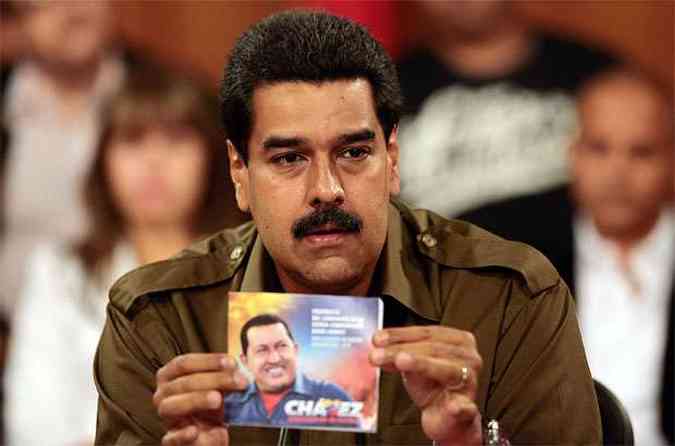 Maduro tem feito constantes menes a Hugo Chvez(foto: AFP PHOTO/PRESIDENCIA )