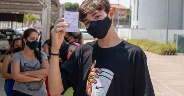 Divinópolis suspende vacinação de adolescentes - Vimarsana News