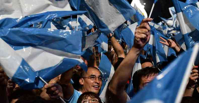 Argentinos comemoram eleio de Alberto Fernndez, que junto  revolta dos chilenos alteram jogo poltico na Amrica do Sul(foto: Ronaldo Schemidt/AFP)