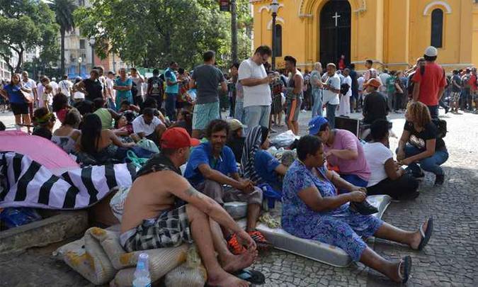 Desabrigados dormiram no Largo do Paiçandu, em frente à Igreja Nossa Senhora do Rosário dos Homens Livres, no centro da cidade de São Paulo(foto: Rovena Rosa/Agência Brasil) Desabrigados dormiram no Largo do Paiçandu, em frente à Igreja Nossa Senhora do Rosário dos Homens Livres, no centro da cidade de São Paulo(foto: Rovena Rosa/Agência Brasil)