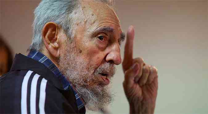 As aparies pblicas de Fidel Castro se tornaram cada vez mais raras desde que deixou o governo cubano(foto: AFP PHOTO/www.cubadebate.cu/Roberto Chile/HO)