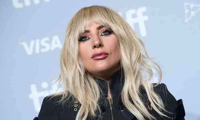 A cantora pop Lady Gaga, se aprovado o texto do pastor Marco Feliciano (PSC-SP),  uma das que pode ter a apresentao proibida de ser exibida por TVs e em DVDs. Ela usa elementos como crucifixo em clipes e apresentaes(foto: / AFP / VALERIE MACON )
