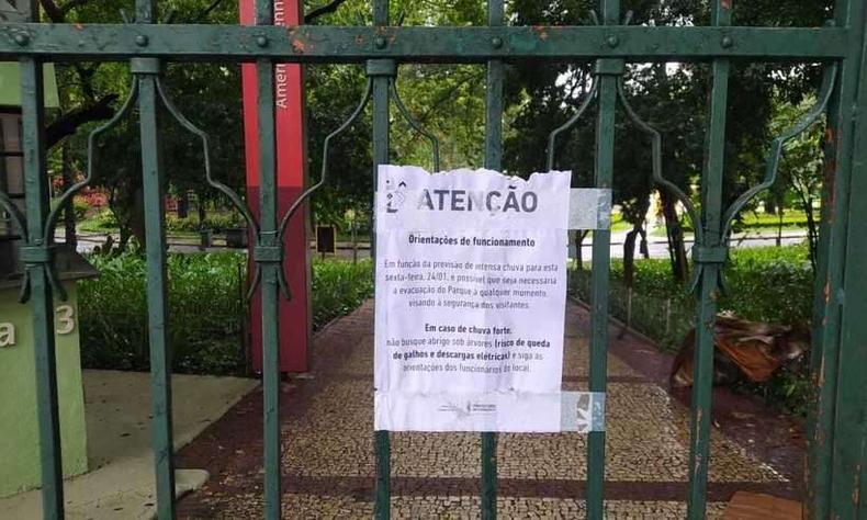 O Parque Municipal Amrico Renn Gianetti, no Centro de Belo Horizonte, tambm foi fechado pela administrao pblica, mas voltou a funcionar no ltimo dia 4(foto: Cristiane Silva/EM/D.A. Press)
