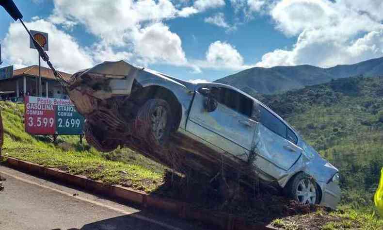 Somente nas estradas federais foram 340 acidentes no feriado, segundo a PRF(foto: Whatsapp)