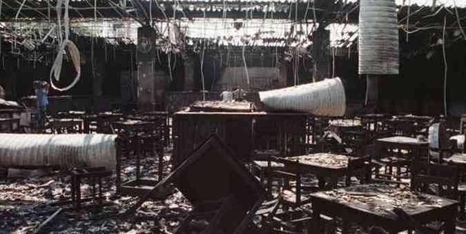 Tragdia deixou sete mortos e outras 300 pessoas feridas em 2001(foto: Letcia Abras/Estado de Minas - 24/11/2001)