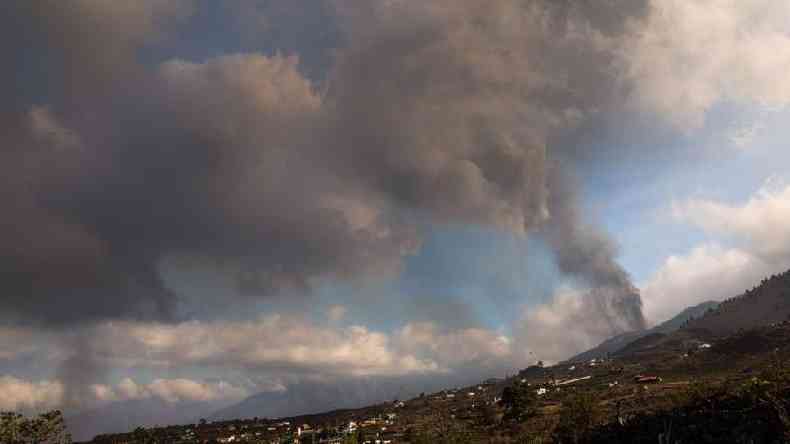 A erupo est apenas comeando e pode durar vrios meses, segundo autoridades