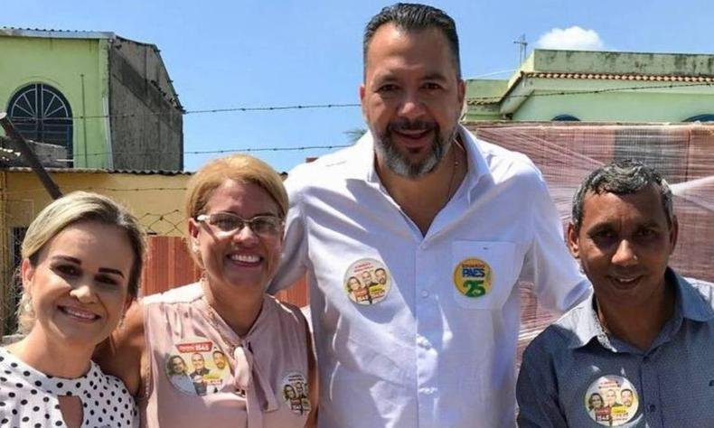 Daniela Carneiro � esquerda, e juracy Prud�ncio � direita
